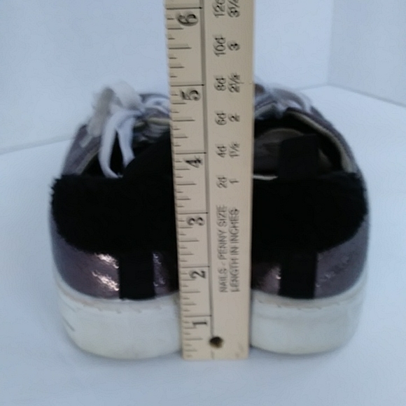 Revo Metallic Sparkly Faux Fur Active Sneakers 9/10 L Silver Black - Picture 16 of 16